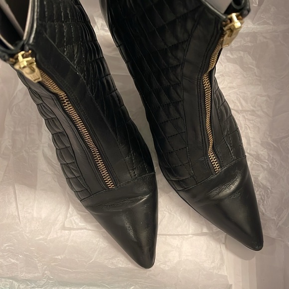 Pointed toe leather booties - Picture 2 of 5